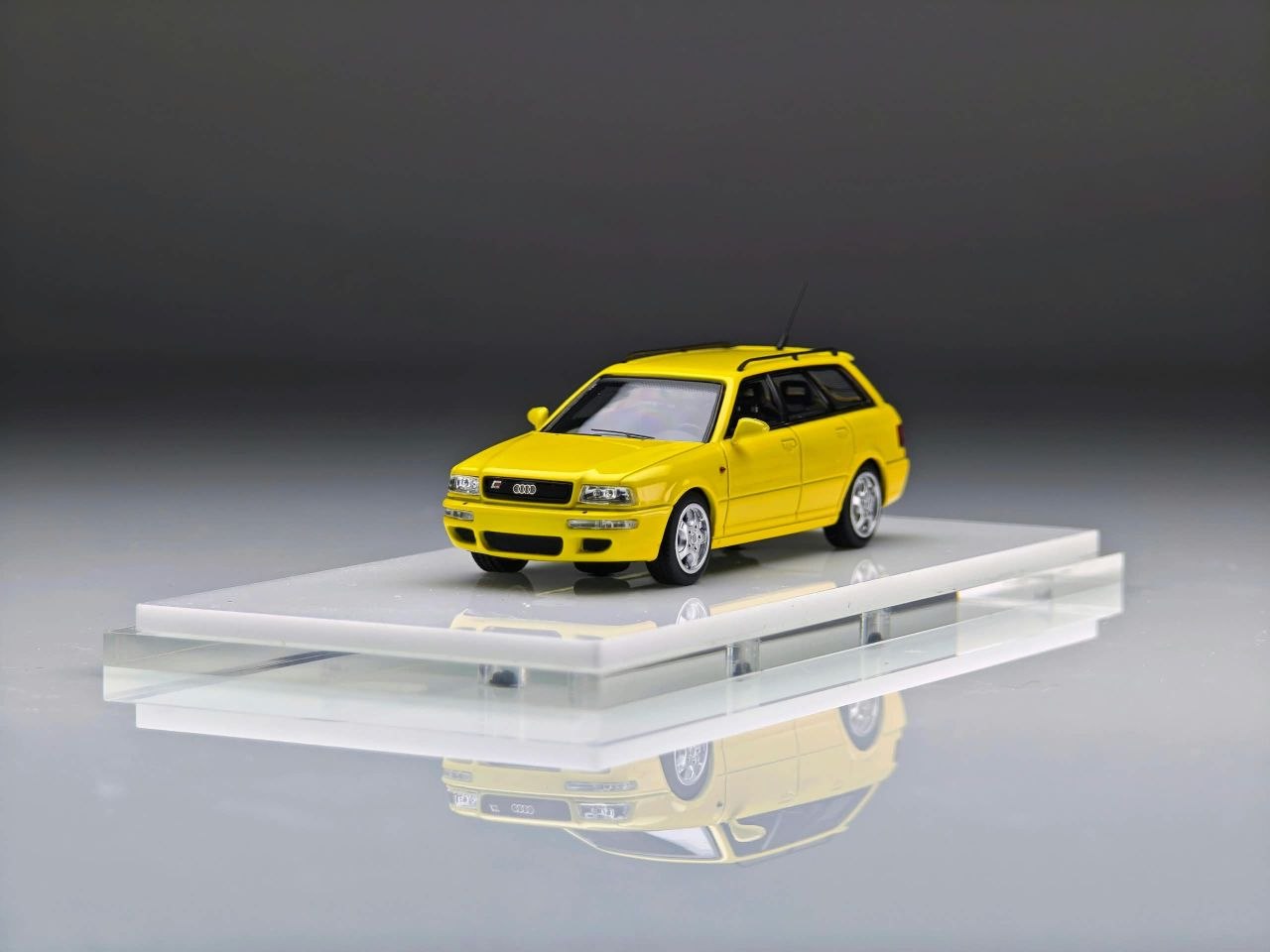 Dico Model DM 1:64 Diecast Audi RS2 Avant