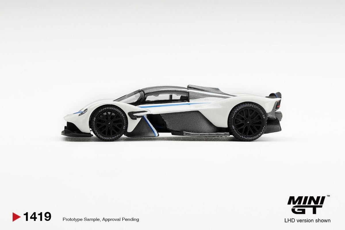 Mini GT 1:64 Aston Martin Valkyrie Escaping White (LHD) #1419