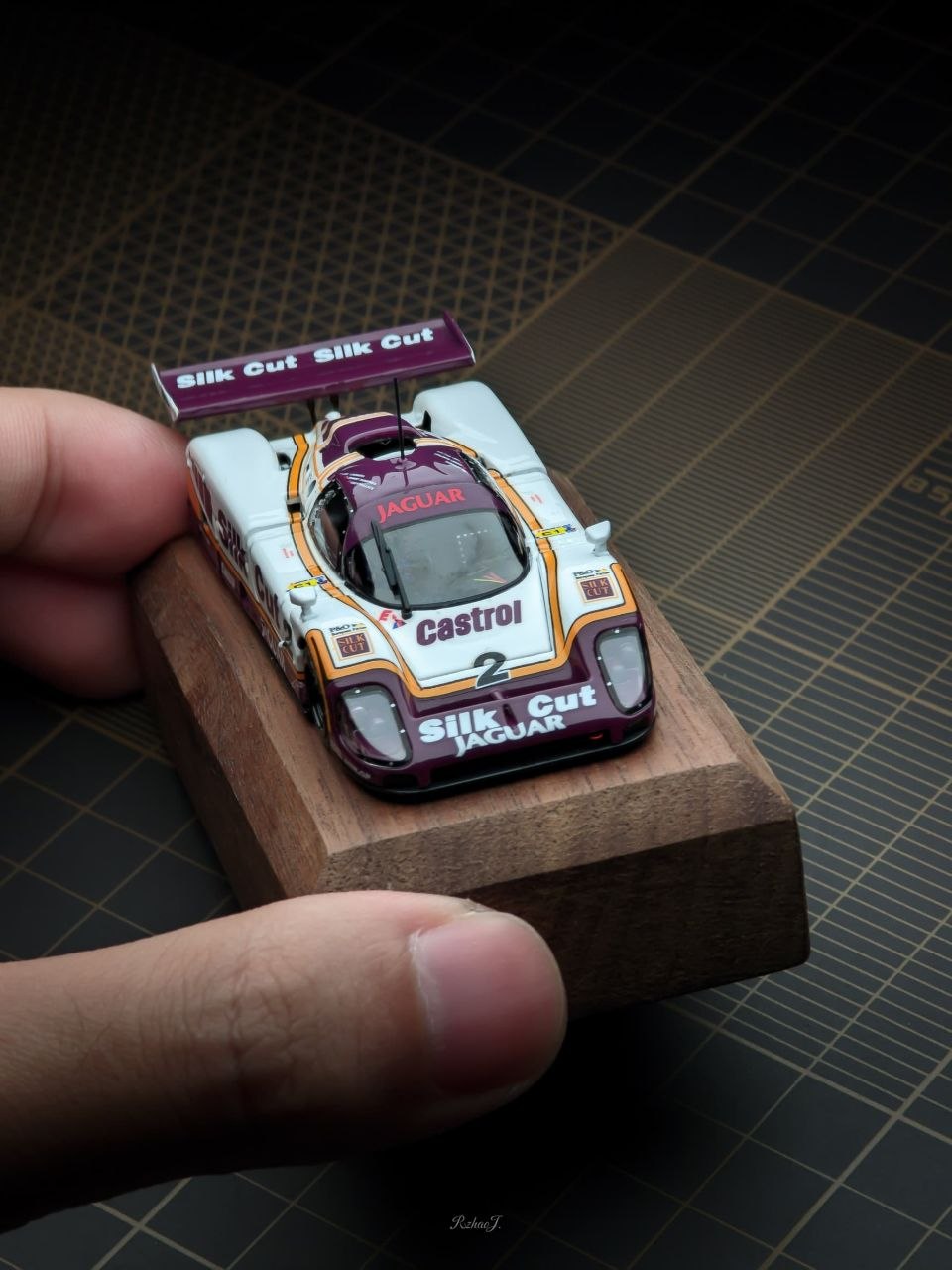 Transcend Model  1:64 Jaguar XJR-9 LeMans White/Purple LeMans Winner 1988