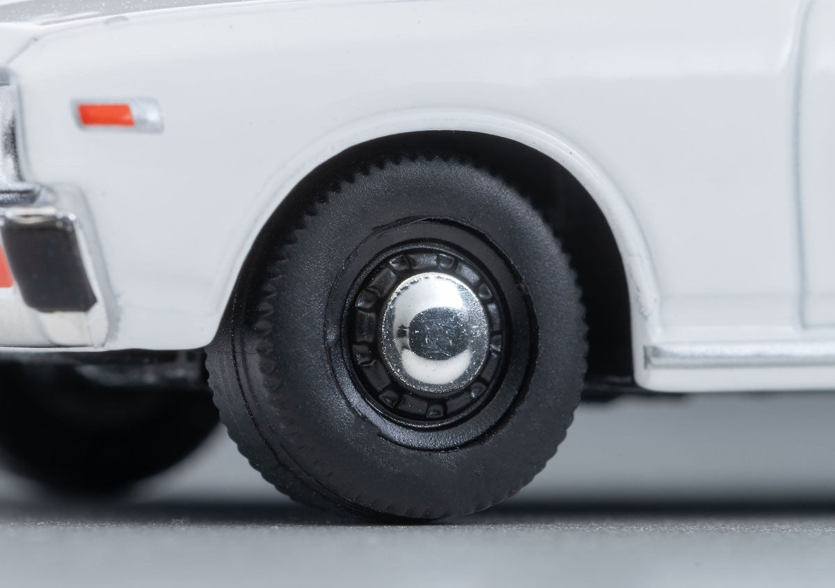 Tomica Limited Vintage 1:64 1978 Nissan Cedric Standard White