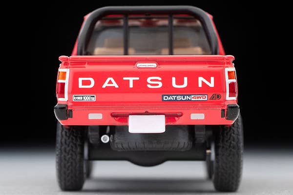 Tomica Limited Vintage 1:64 Datsun Truck 4WD King Cab AD Red