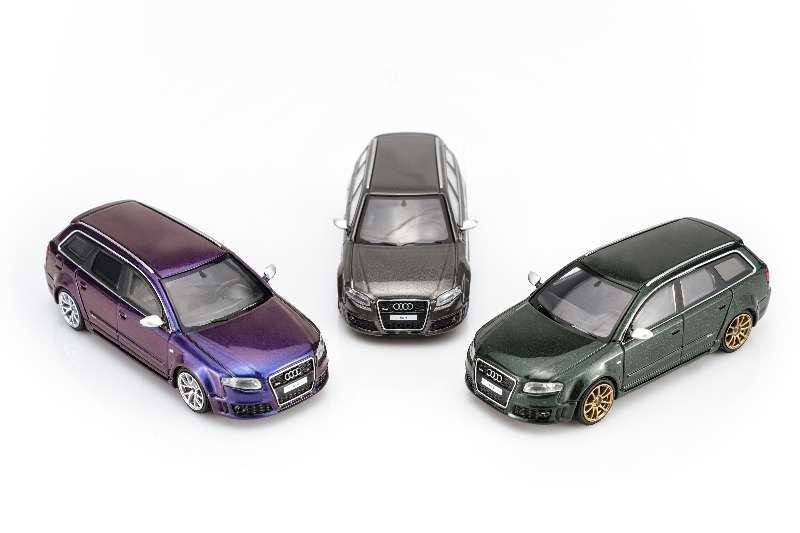MotorHelix 1:64 Audi RS4 (B7) 2005