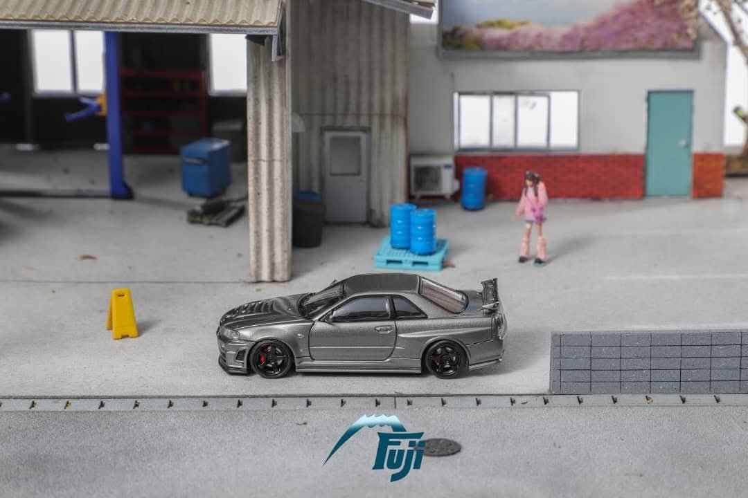 Fuji 1:64 Diecast Nissan Skyline GT-R R34 Z-Tune Gun Grey