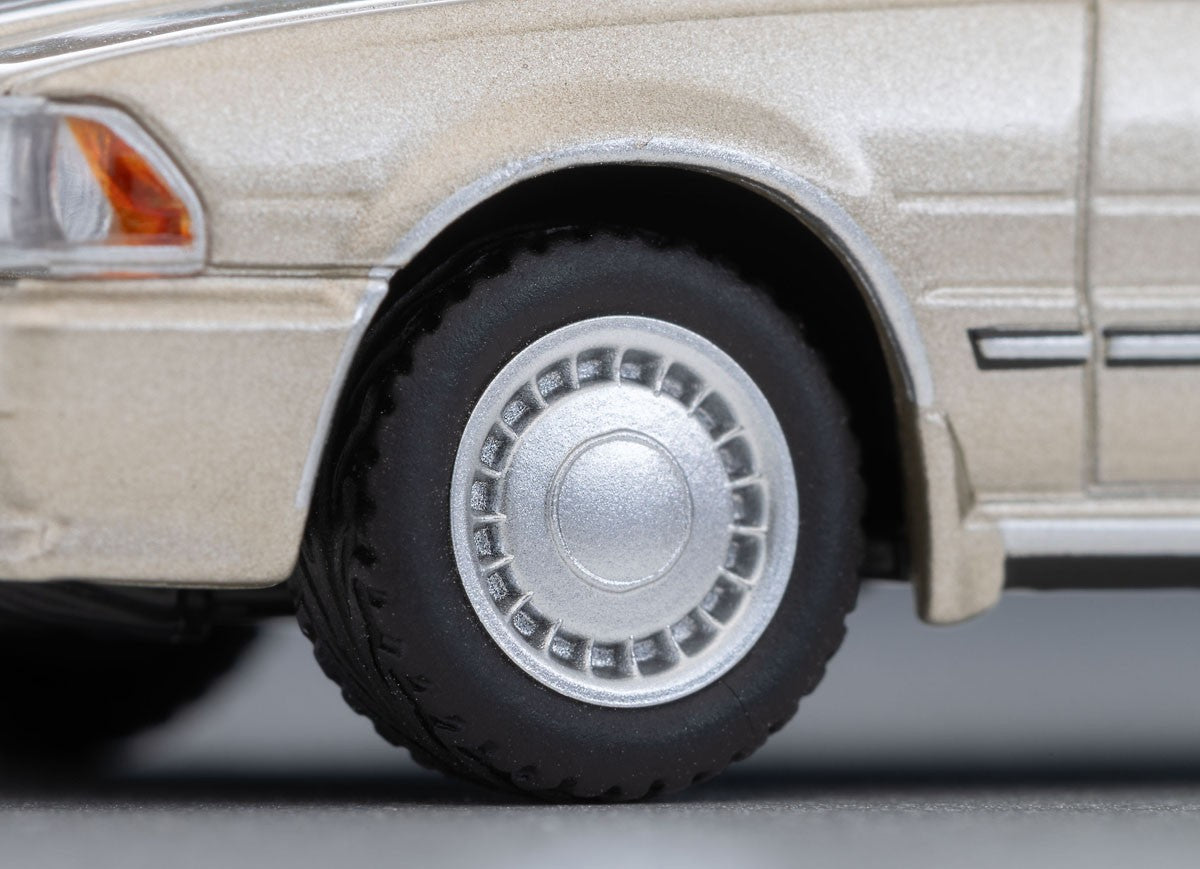 Tomica Limited Vintage 1:64 1989 Nissan Cedric HT V20 *Gran Turismo* Yellowish Silver