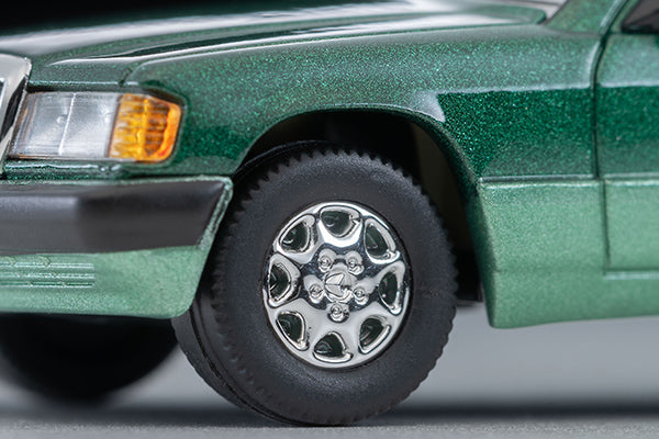 Tomica Limited Vintage 1:64 1992 Mercedes-Benz 190E Green