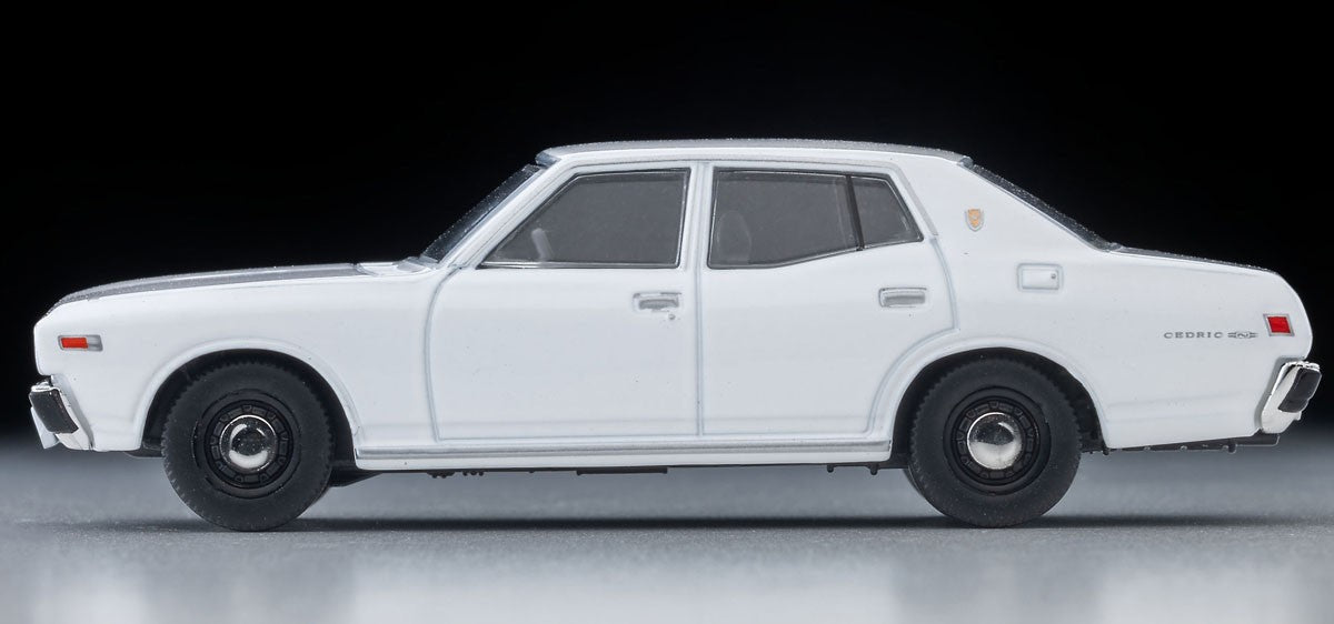 Tomica Limited Vintage 1:64 1978 Nissan Cedric Standard White