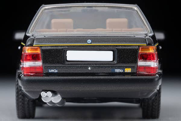 Tomica Limited Vintage 1:64 Lancia Theme 8.32 Phase I Black