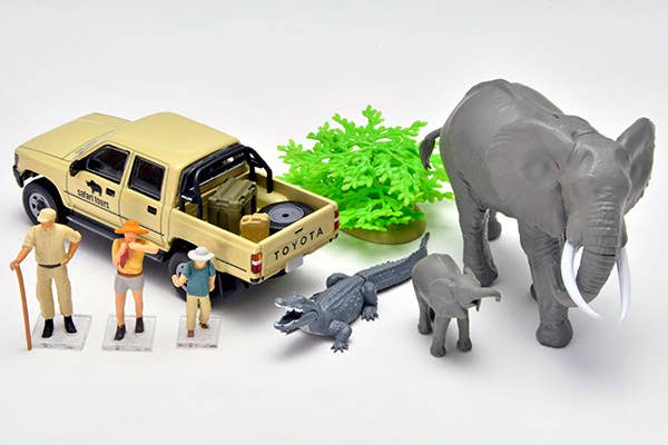 Tomica Limited Vintage 1:64 Kaiyodo x Tomica Limited Vintage Diocolle 64 #carsnap 29a Safari 2 (Toyota Hilux 4WD Pickup Double Cab Included)