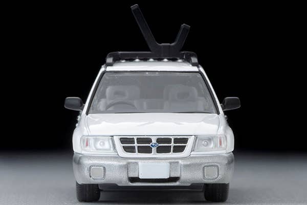 Tomica Limited Vintage 1:64 Subaru Forester Custom with kayak and figure White/Silver