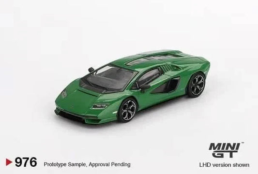 Mini GT Lamborghini Countach LPI 800-4 Verde Medio 1:64