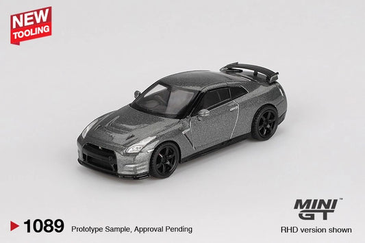 Mini GT 1:64 NISSAN GT-R 2013 Dark Metal Grey Nismo R35 CRS Version #1089